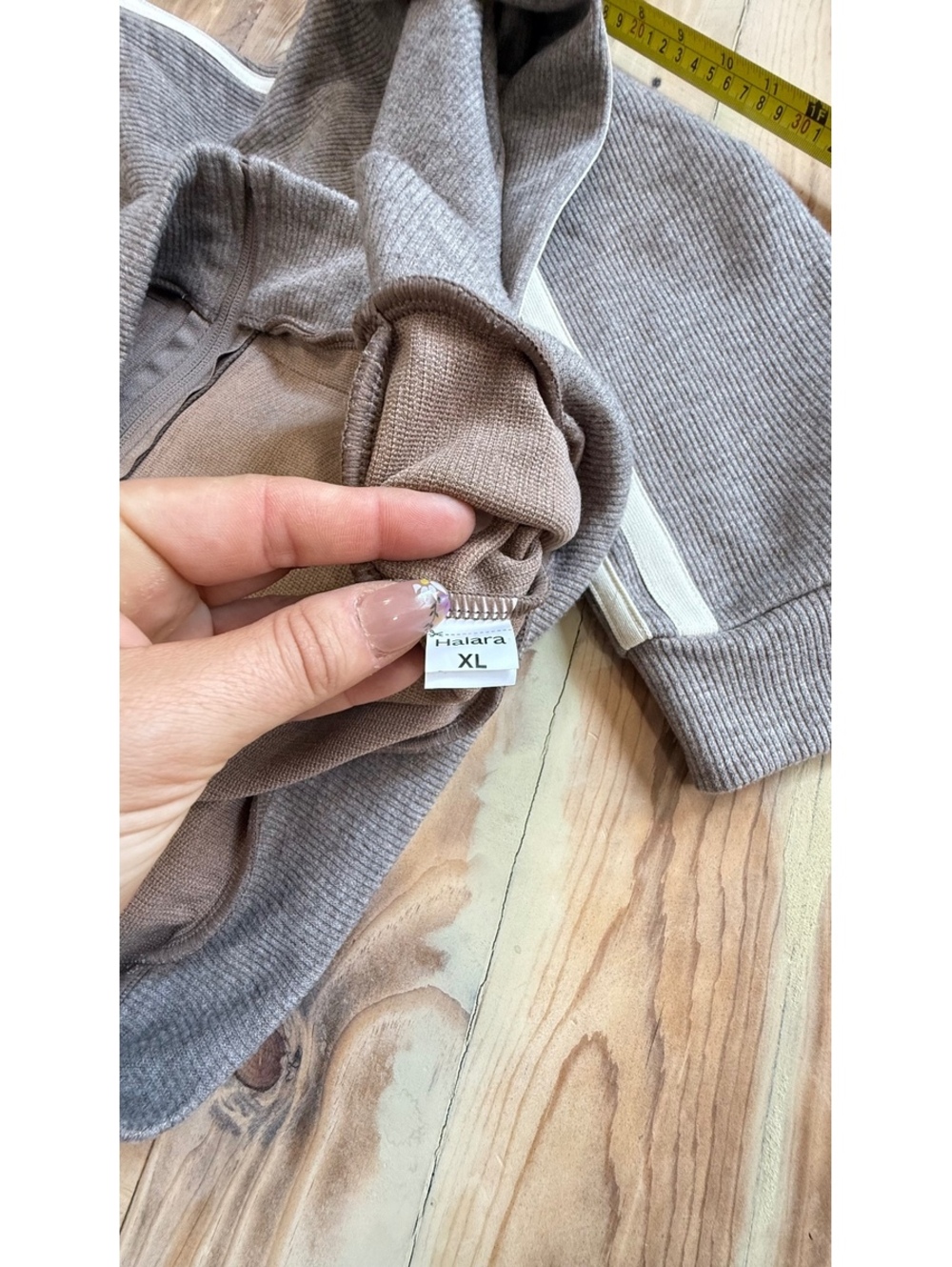 Halara Taupe zip-up track jacket with white side stripes 0531 - Picture 4 of 9